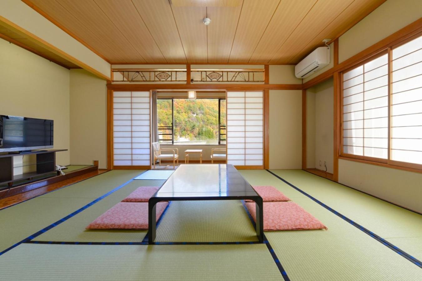 Ooedo Onsen Monogatari Shinshu Kakeyu Hotel Ueda Room photo